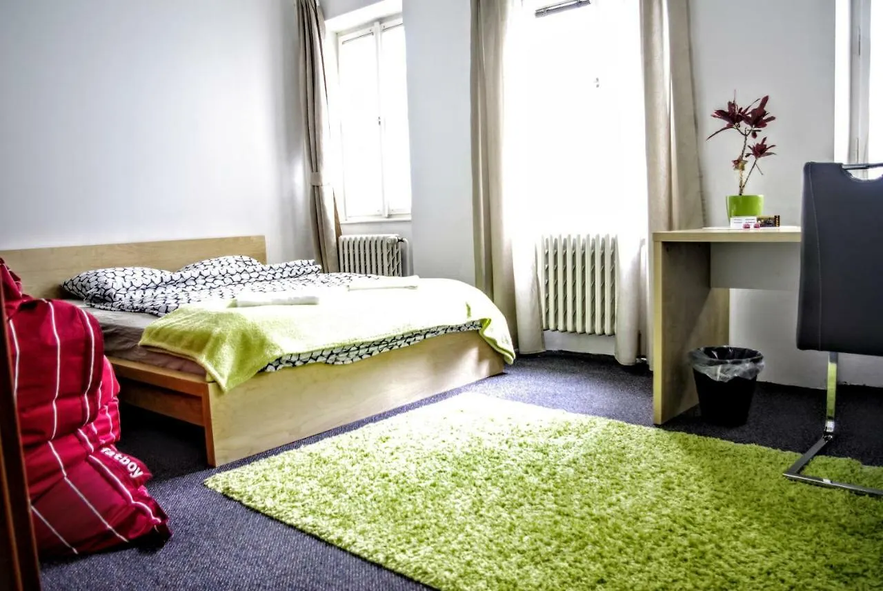 Quiet Courtyard Apartment Praag