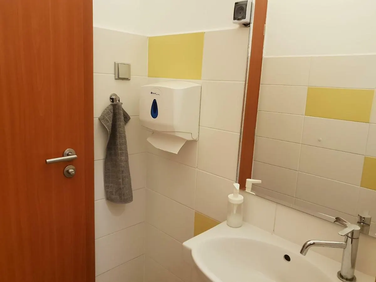 Quiet Courtyard Apartment Praag